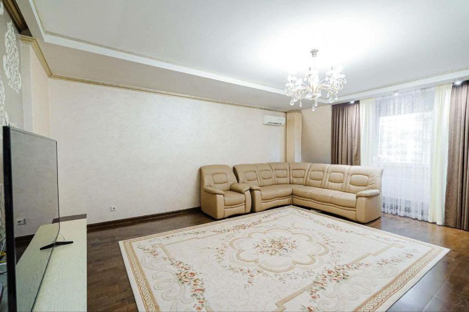Cathedral Park And Pedestrian Zone Ultracentral Cozy Apartment In Kiszyniów Zewnętrze zdjęcie